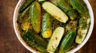 Lightly salted cucumbers: three quick recipes and cooking tricks Lightly salted cucumbers with garlic and herbs for instant cooking in mineral water